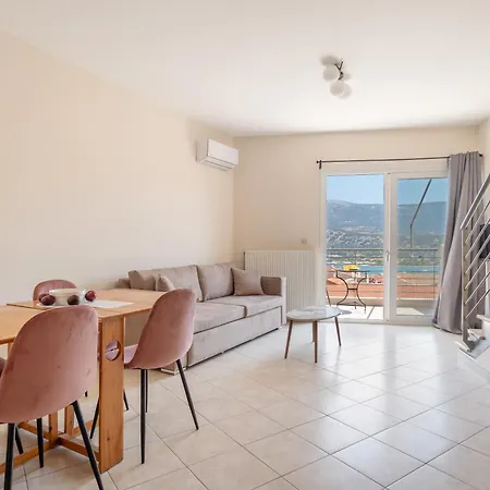 Ardavani 10 Apartment